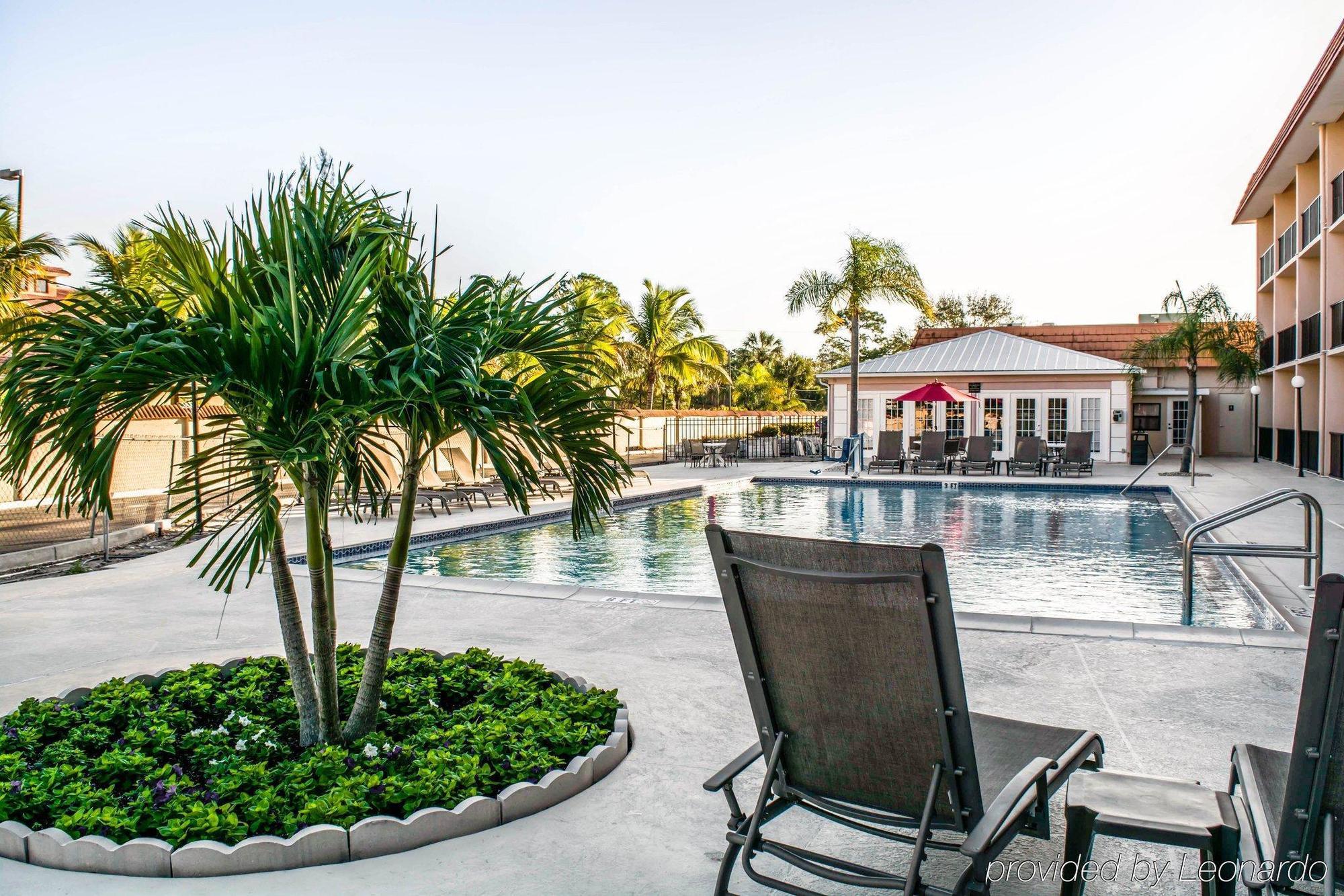 Hotel Baymont By Wyndham Bonita Springs Exterior foto